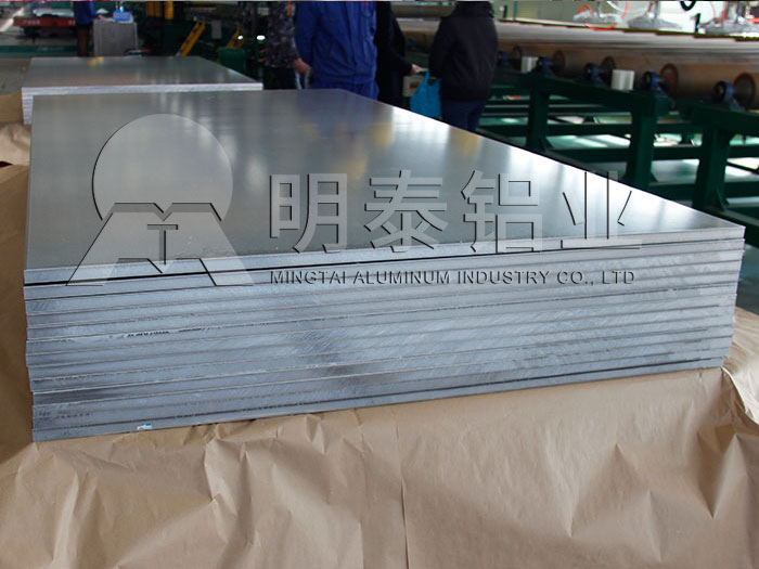 機箱機柜用5052鋁板多少錢一噸,明泰優(yōu)惠報價分析 機箱機柜用5052鋁板多少錢一噸,明泰優(yōu)惠報價分析